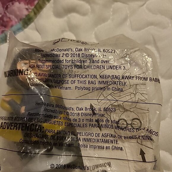 Edna Moda Happy Meal Toy - Picture 1 of 2